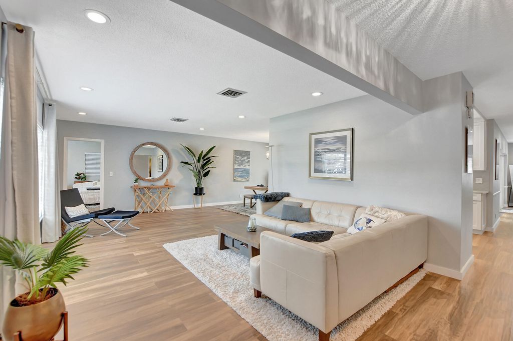 Photo of 510 Silver Lane, Boca Raton, FL 33432 (MLS # R11102369)