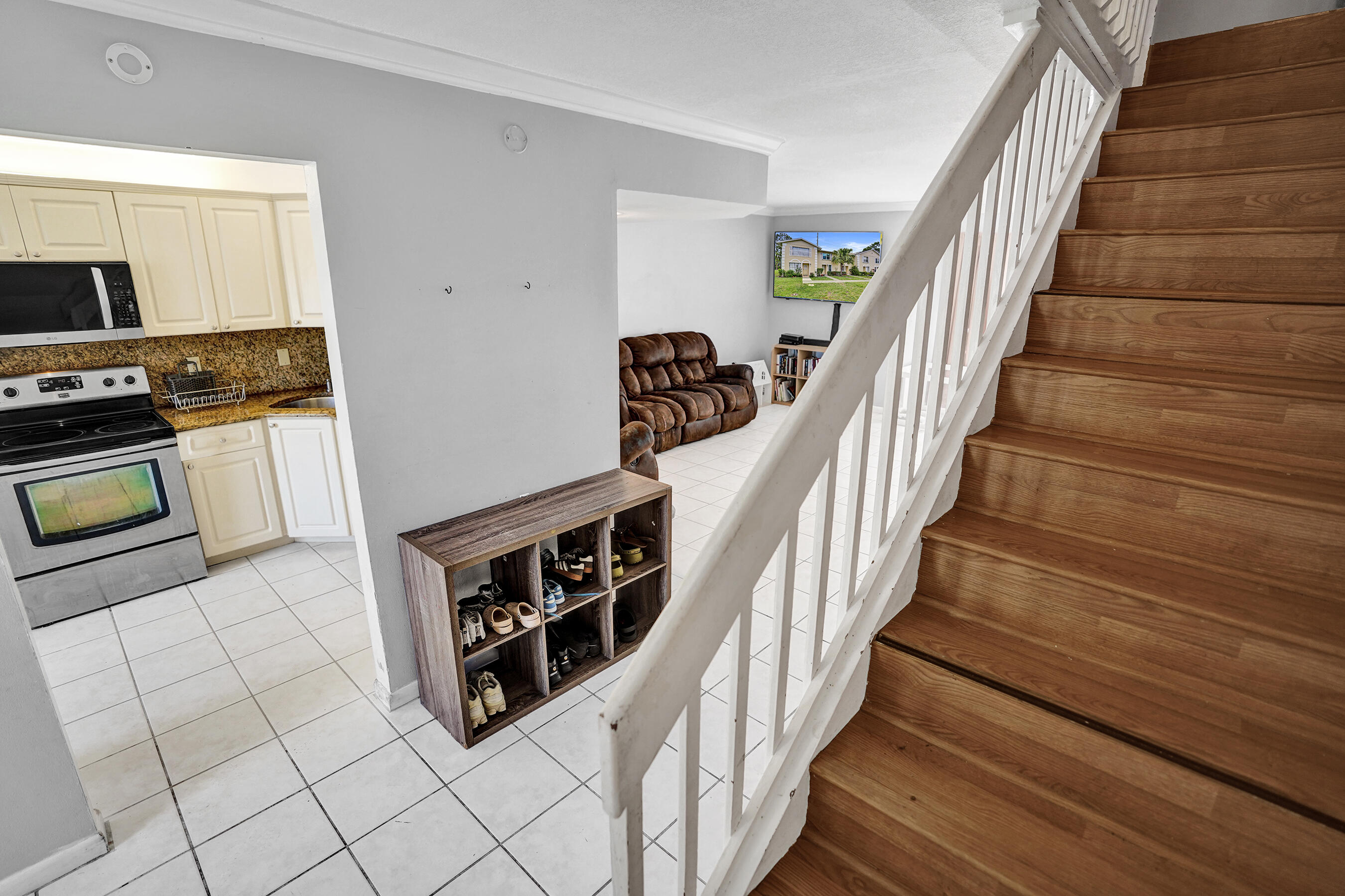 CHARTER CLUB OF PALM BEACH - Residential