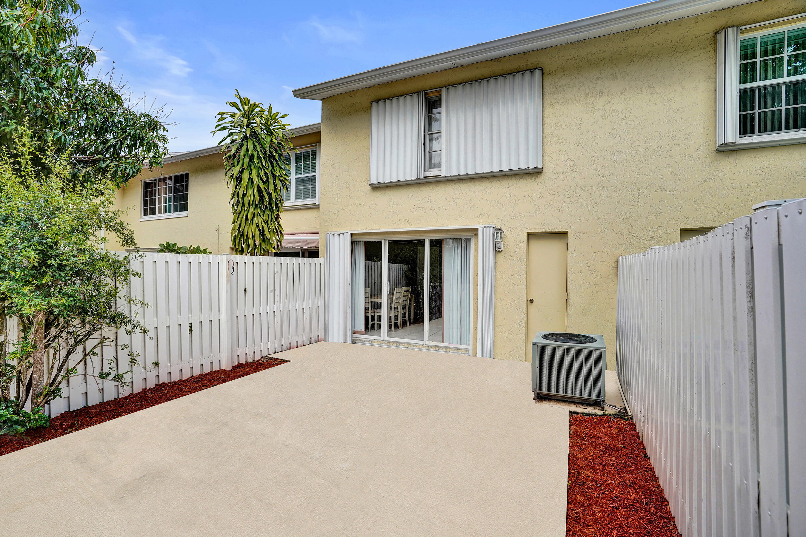 CHARTER CLUB OF PALM BEACH - Residential