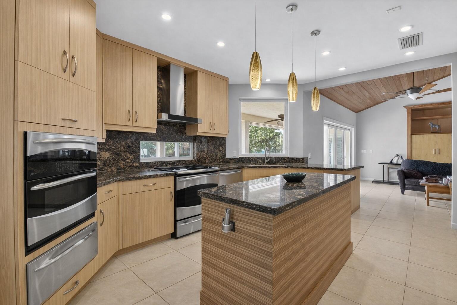 TROPIC ISLE 2ND SEC - Residential