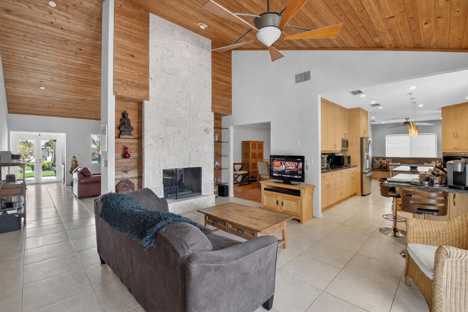 TROPIC ISLE 2ND SEC - Residential