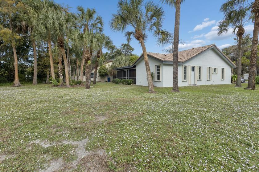 RAMBLEWOOD VILLAS - Residential