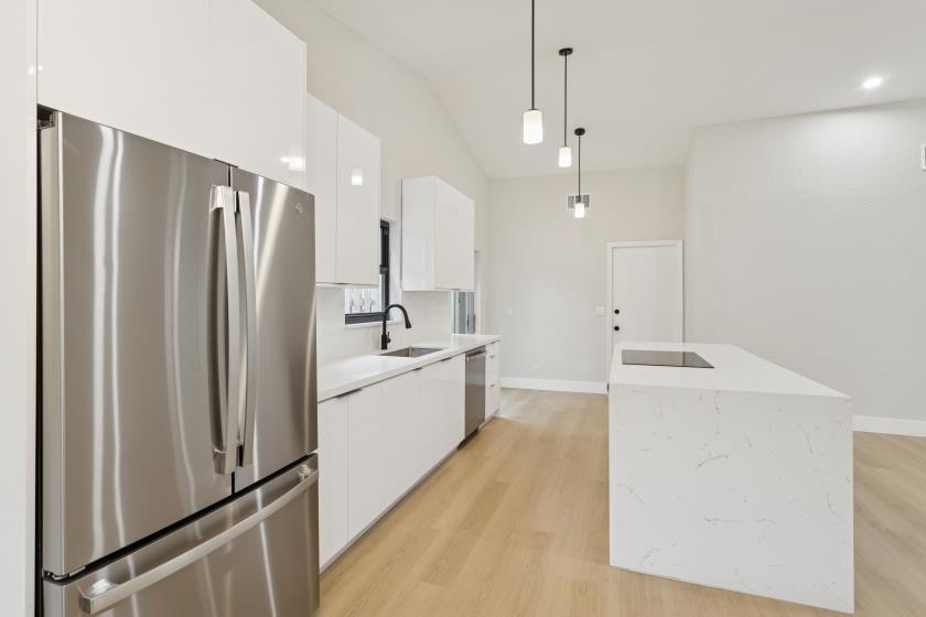 RAMBLEWOOD VILLAS - Residential