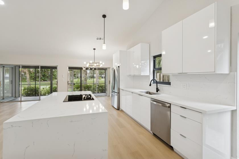 RAMBLEWOOD VILLAS - Residential