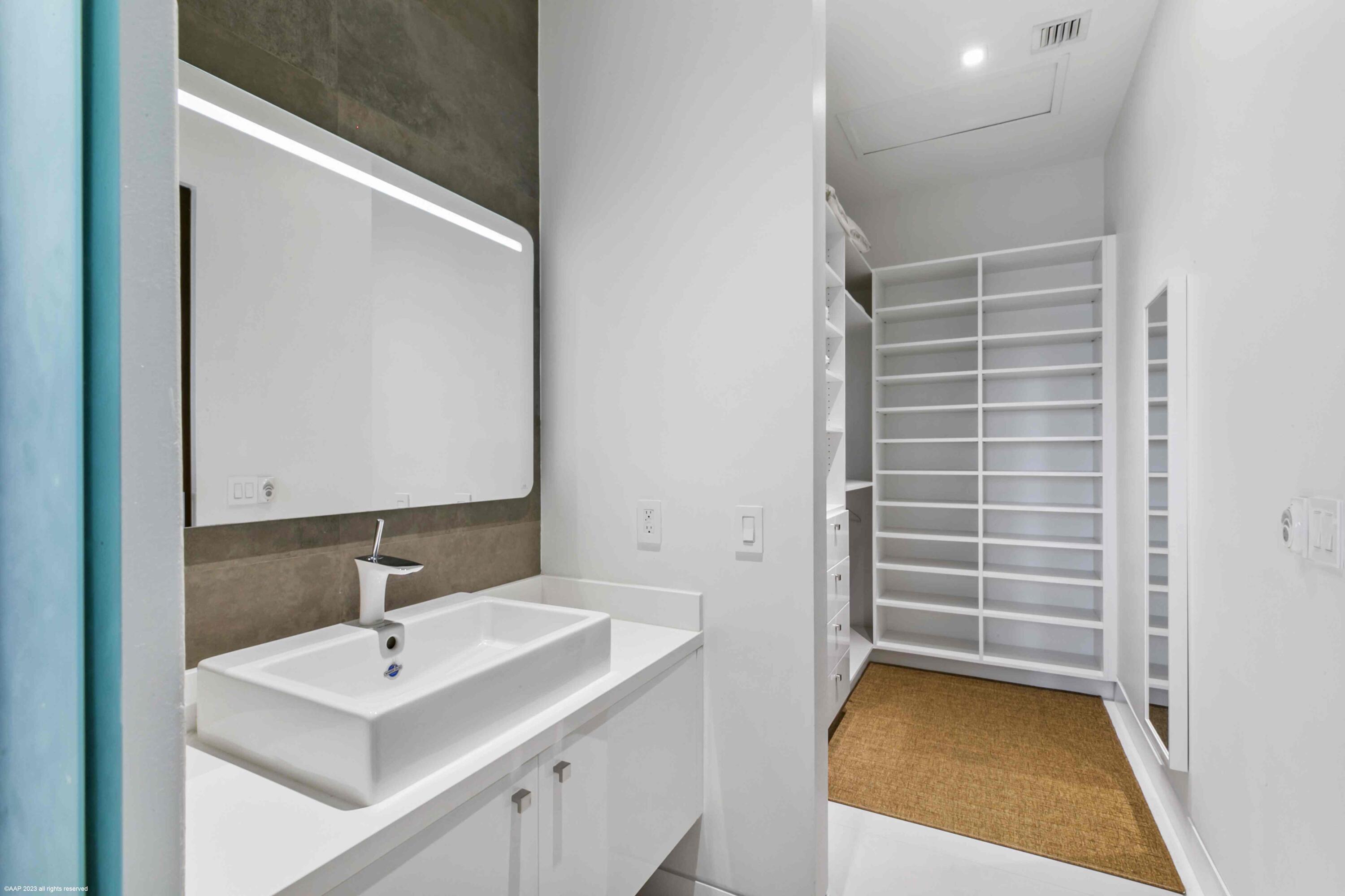 SADDLE TRAIL PARK OF WELLINGTON - Residential