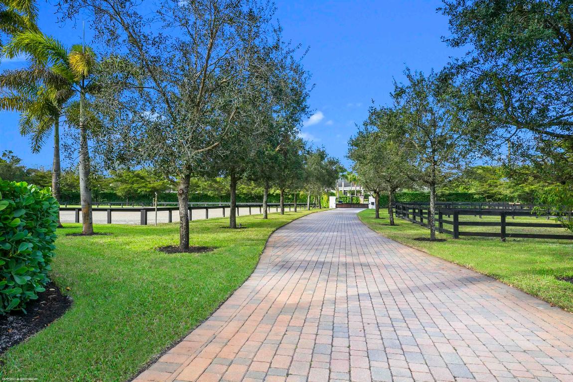 SADDLE TRAIL PARK OF WELLINGTON - Residential