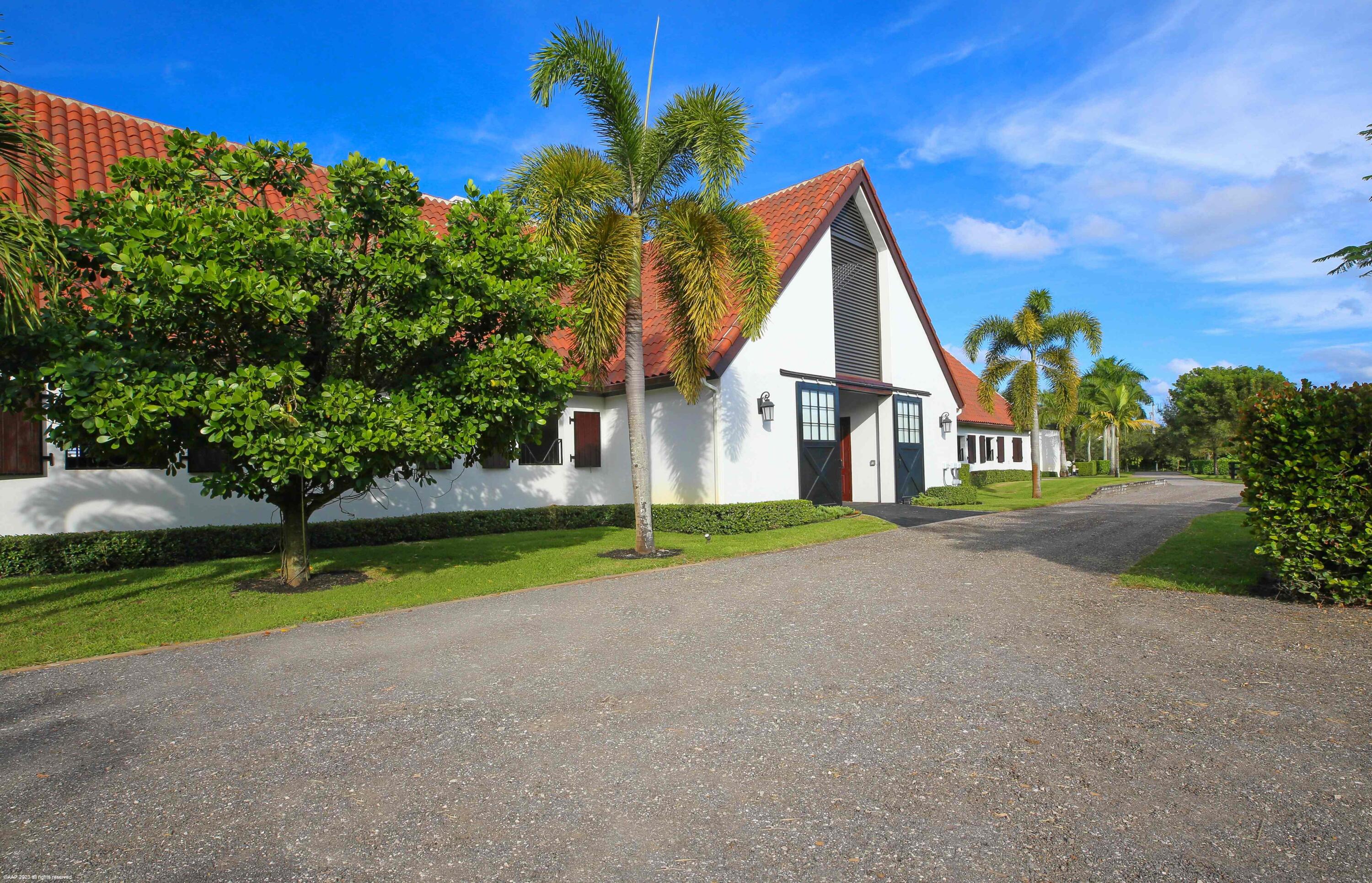 SADDLE TRAIL PARK OF WELLINGTON - Residential