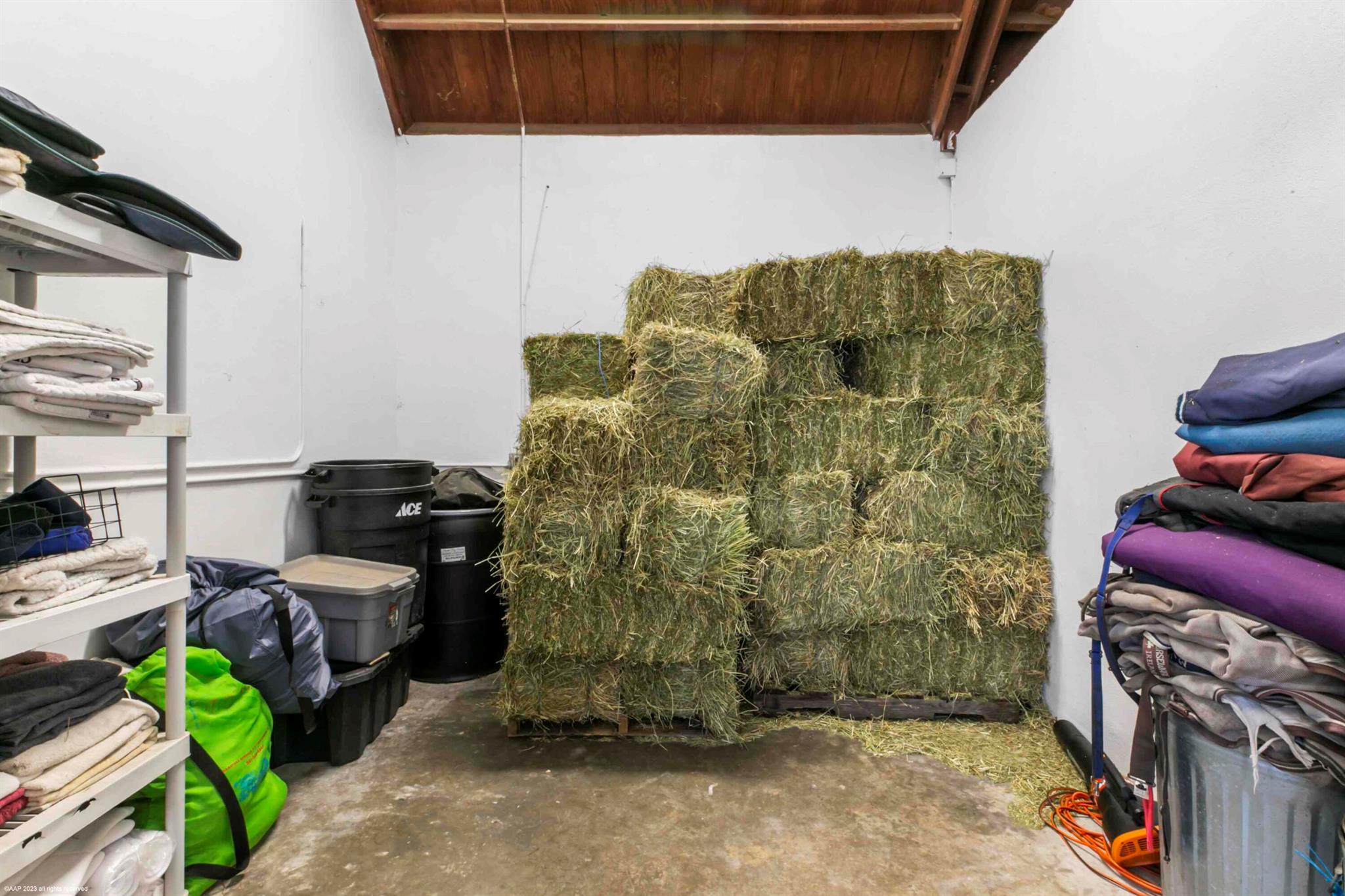 SADDLE TRAIL PARK OF WELL - Residential