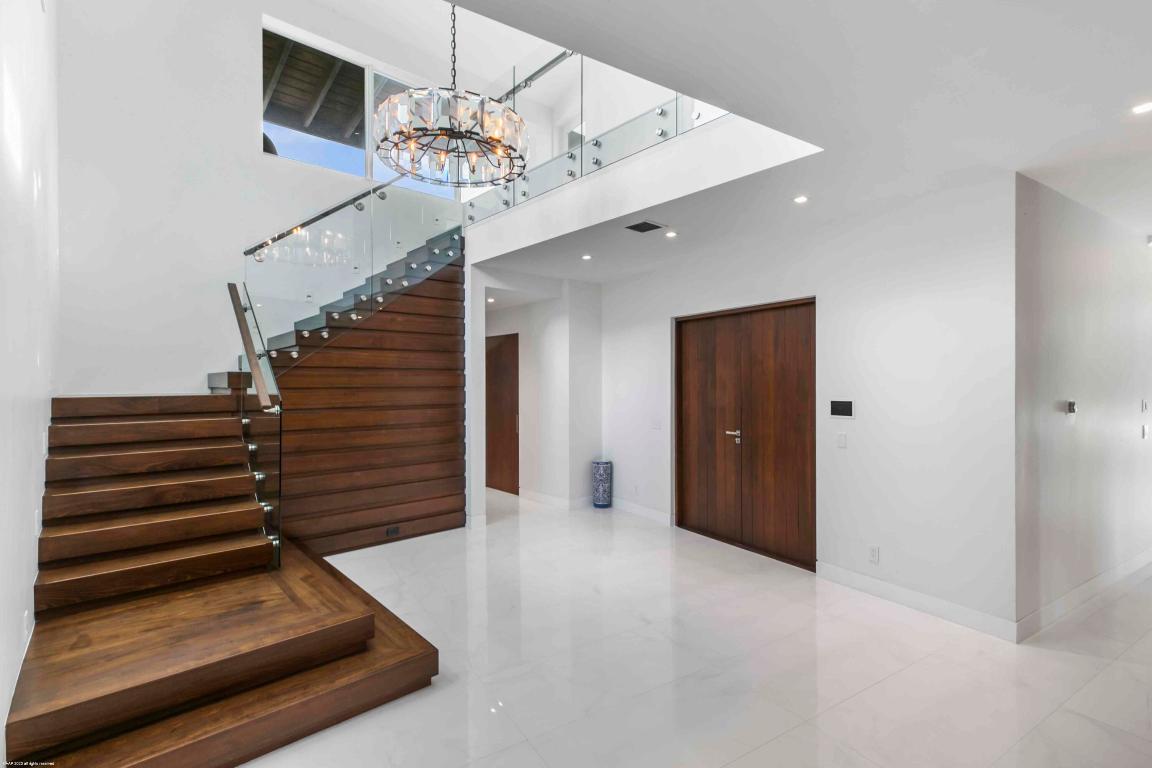 SADDLE TRAIL PARK OF WELLINGTON - Residential