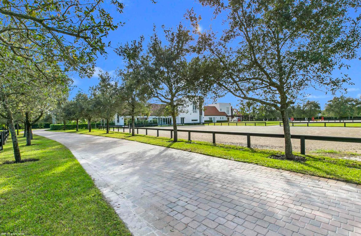 SADDLE TRAIL PARK OF WELLINGTON - Residential