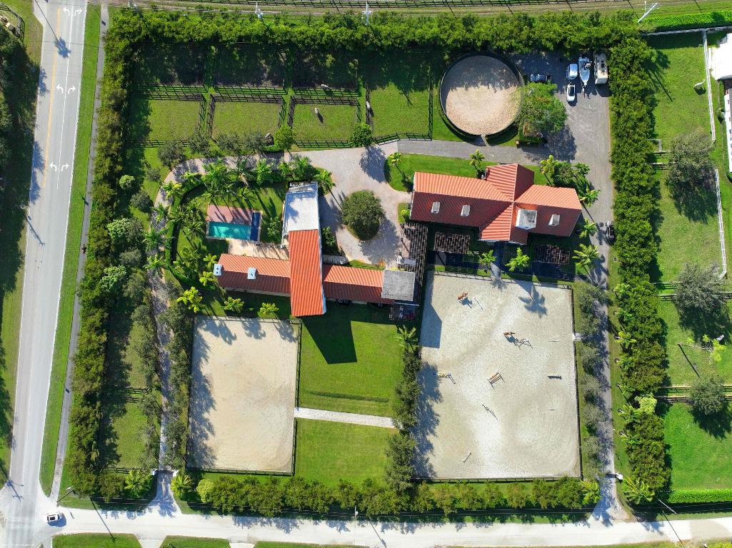 SADDLE TRAIL PARK OF WELLINGTON - Residential