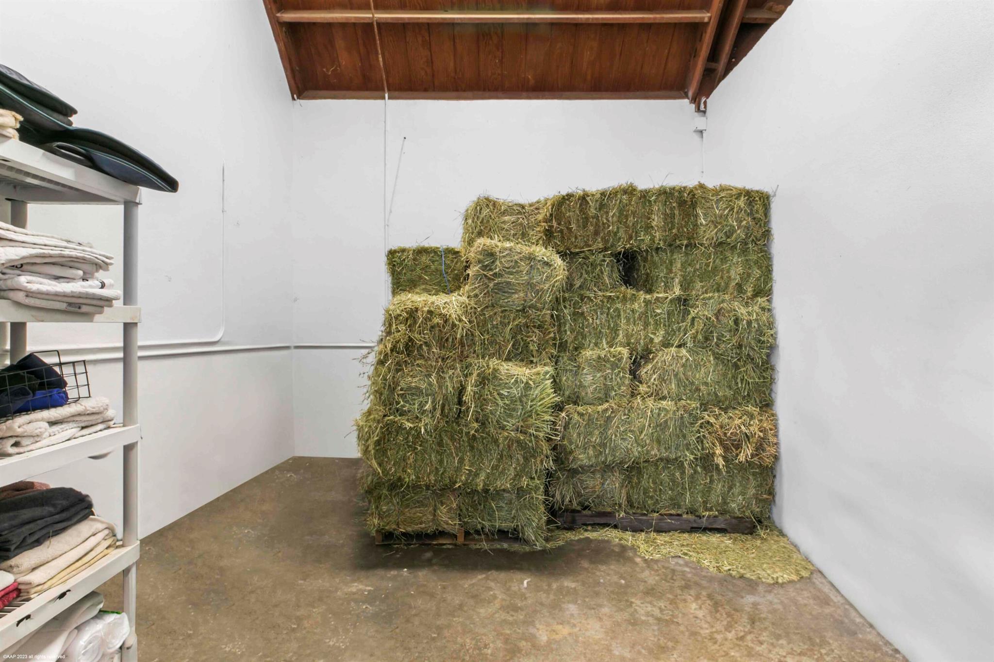 SADDLE TRAIL PARK OF WELL - Residential