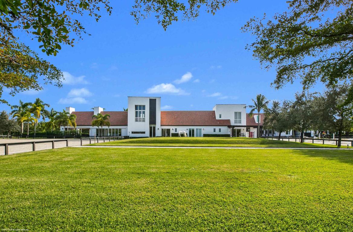 SADDLE TRAIL PARK OF WELLINGTON - Residential