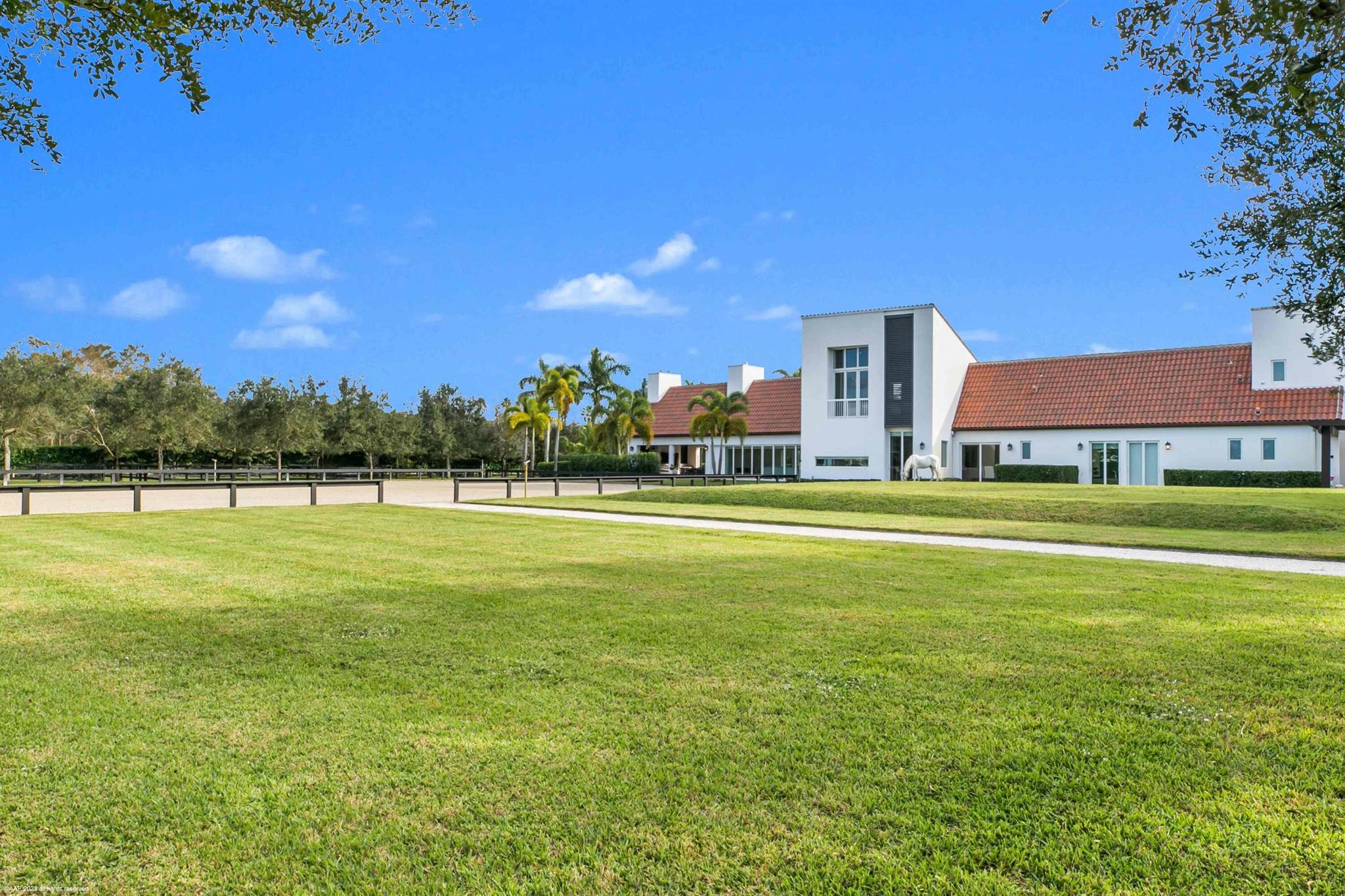 SADDLE TRAIL PARK OF WELL - Residential
