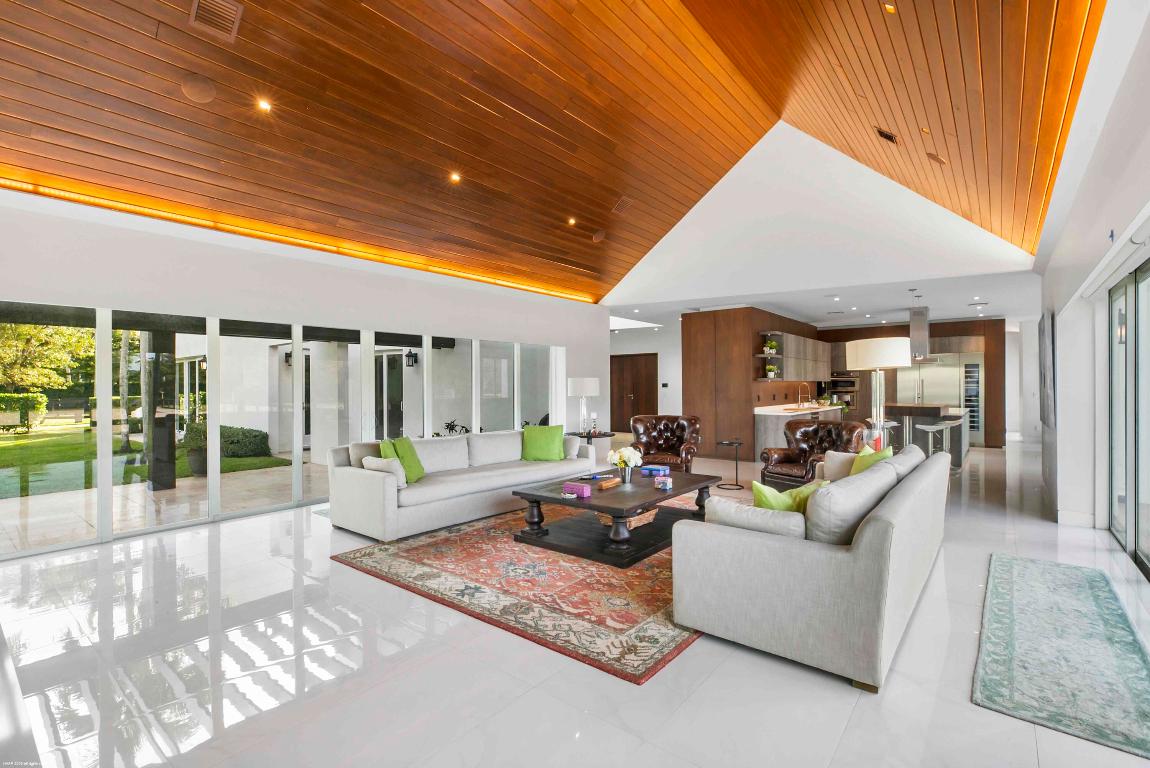 SADDLE TRAIL PARK OF WELLINGTON - Residential