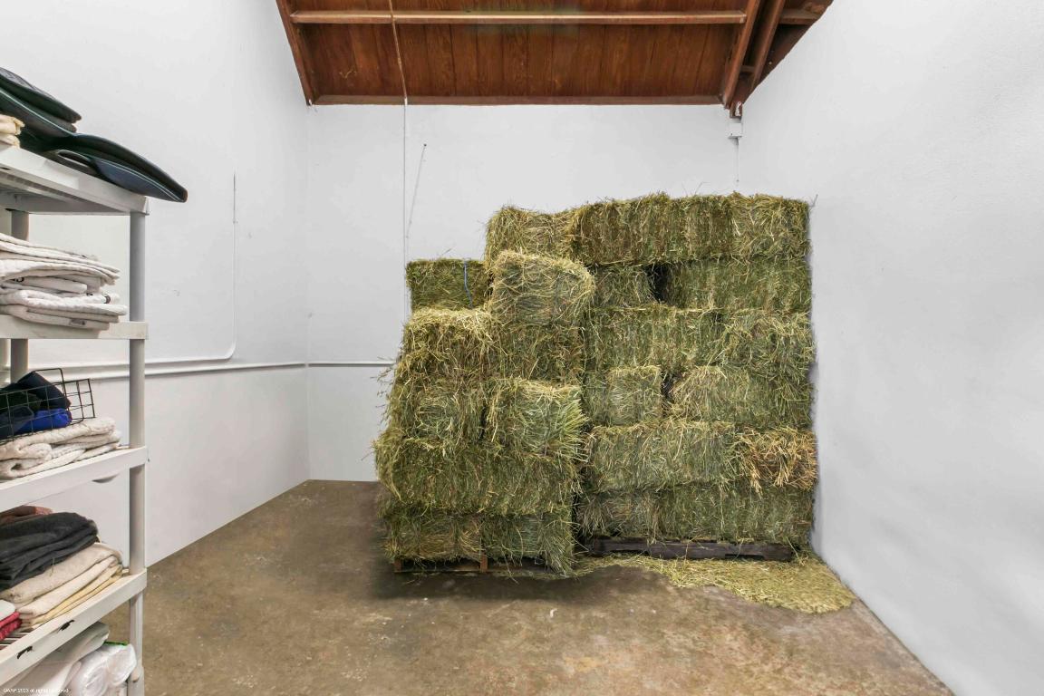 SADDLE TRAIL PARK OF WELLINGTON - Residential