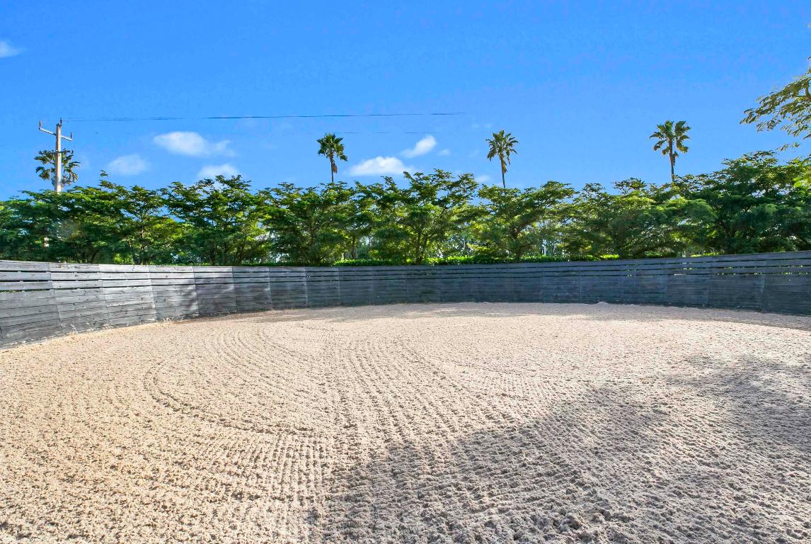 SADDLE TRAIL PARK OF WELLINGTON - Residential