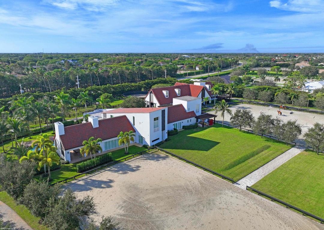 SADDLE TRAIL PARK OF WELLINGTON - Residential