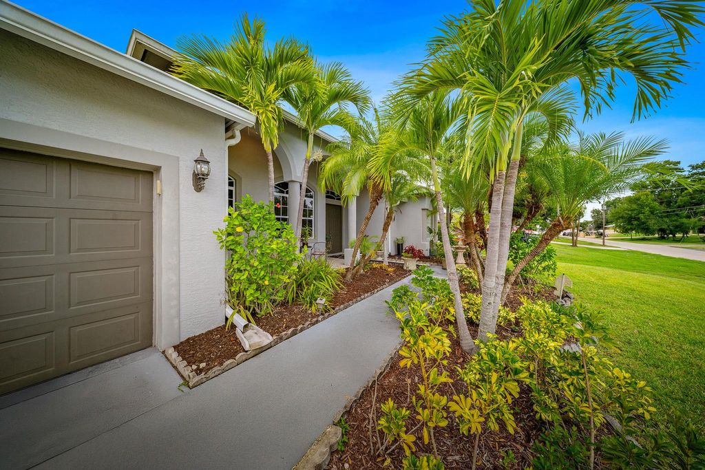 Photo of 1640 SW Burlington Street, Port Saint Lucie, FL 34984 (MLS # R11114218)