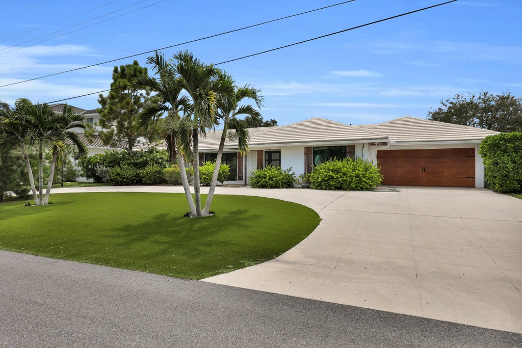 Photo of 229 Fairway W, Tequesta, FL 33469 (MLS # B26071419)