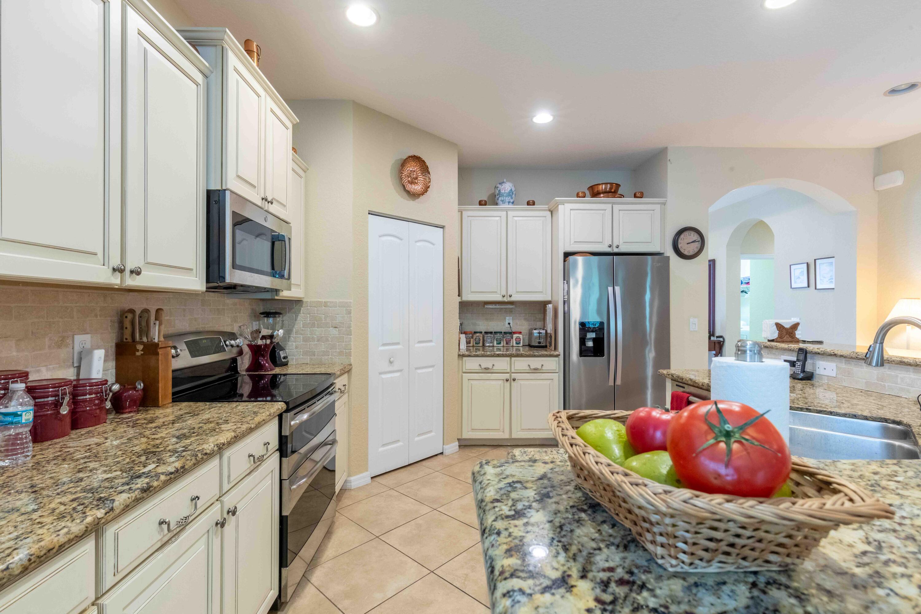 JENSEN BEACH COUNTRY CLUB - Residential