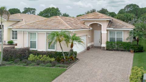 Property photo of 4376 Nw Oakbrook Circle, Jensen Beach, FL 34957