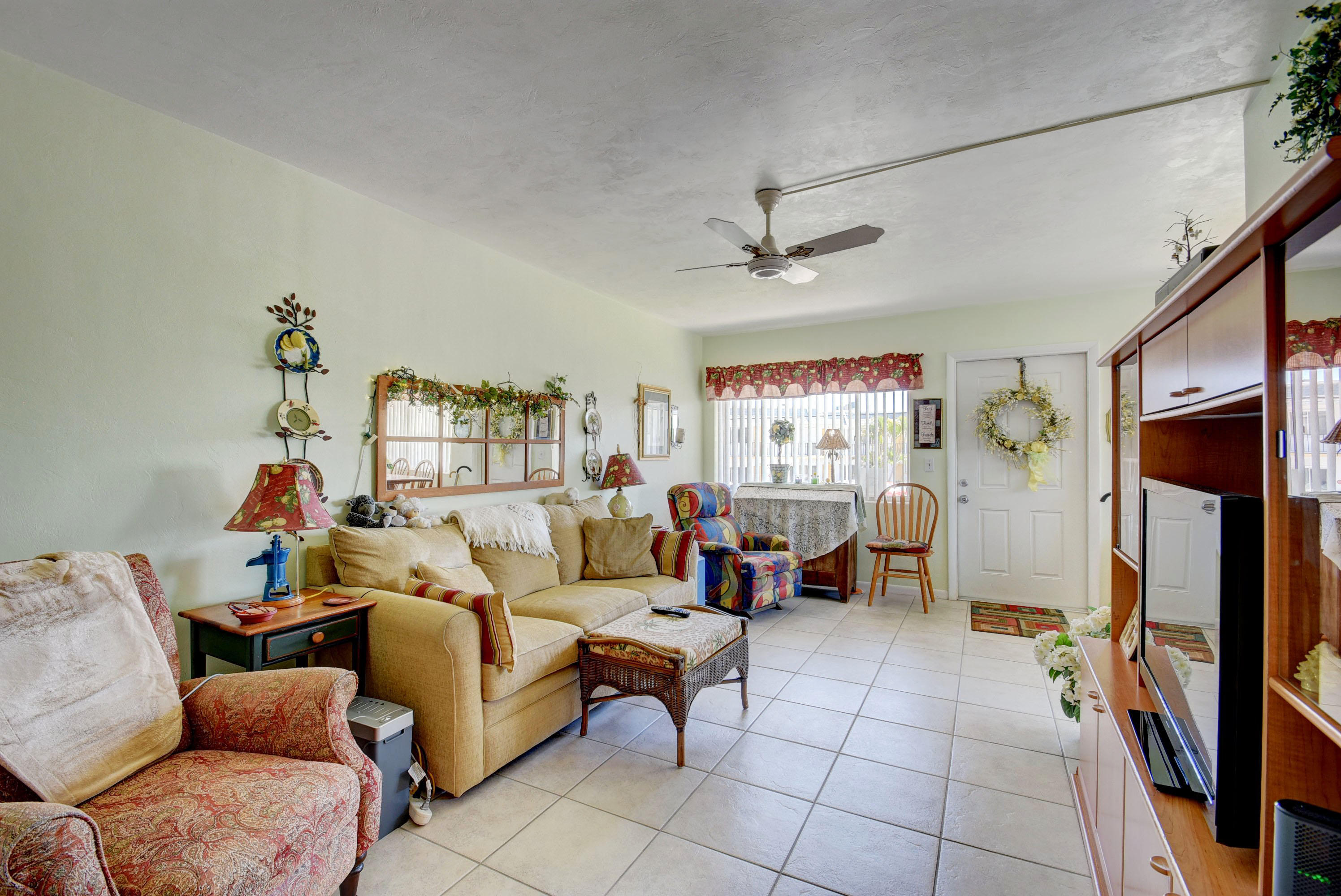 MURRY HILLS APT BLDG CONDO - Residential