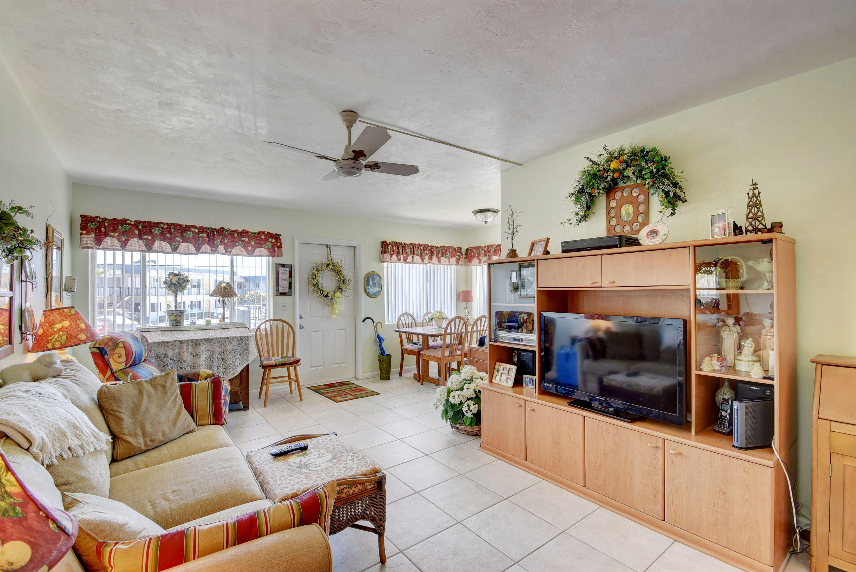 MURRY HILLS APT BLDG CONDO - Residential