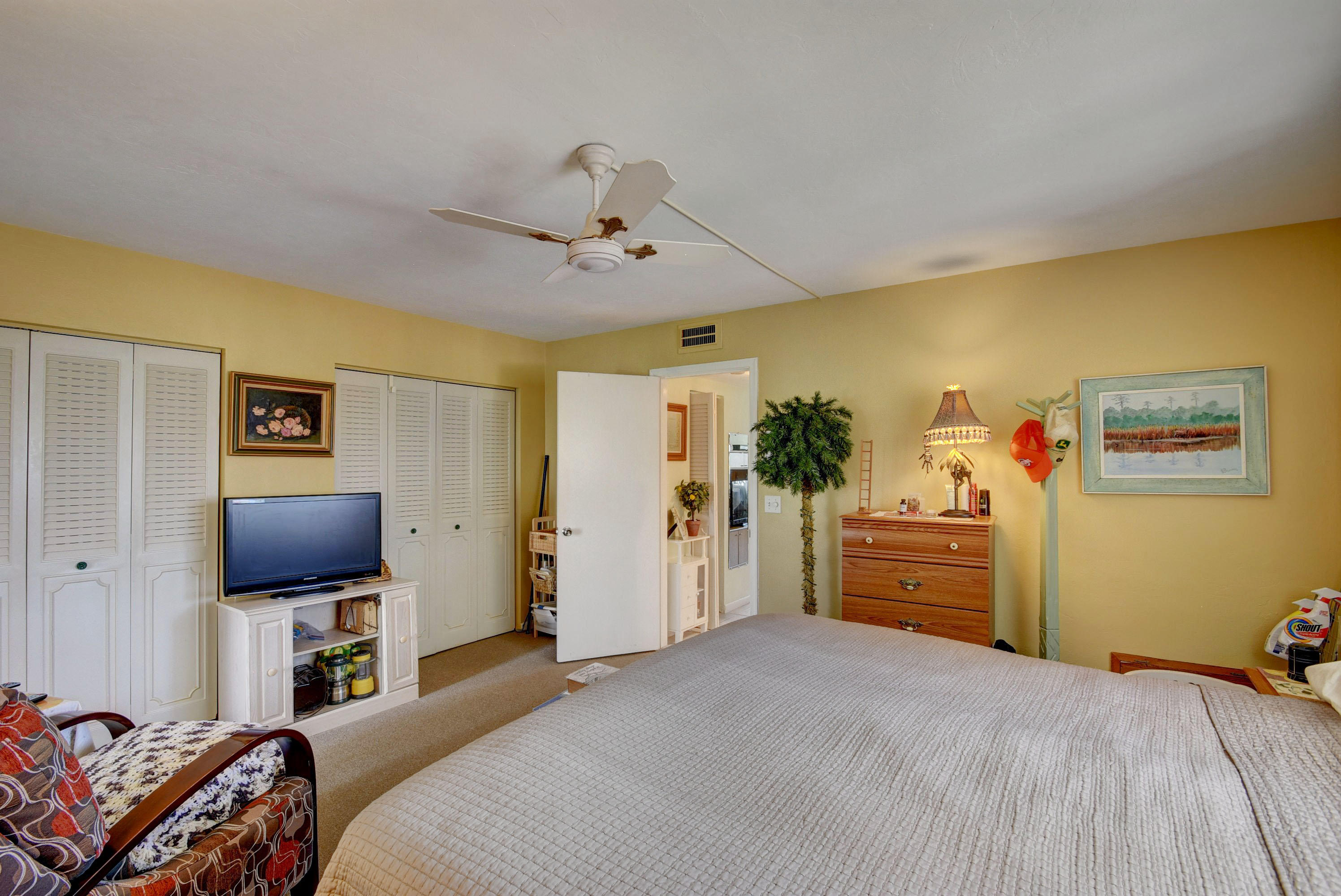 MURRY HILLS APT BLDG CONDO - Residential