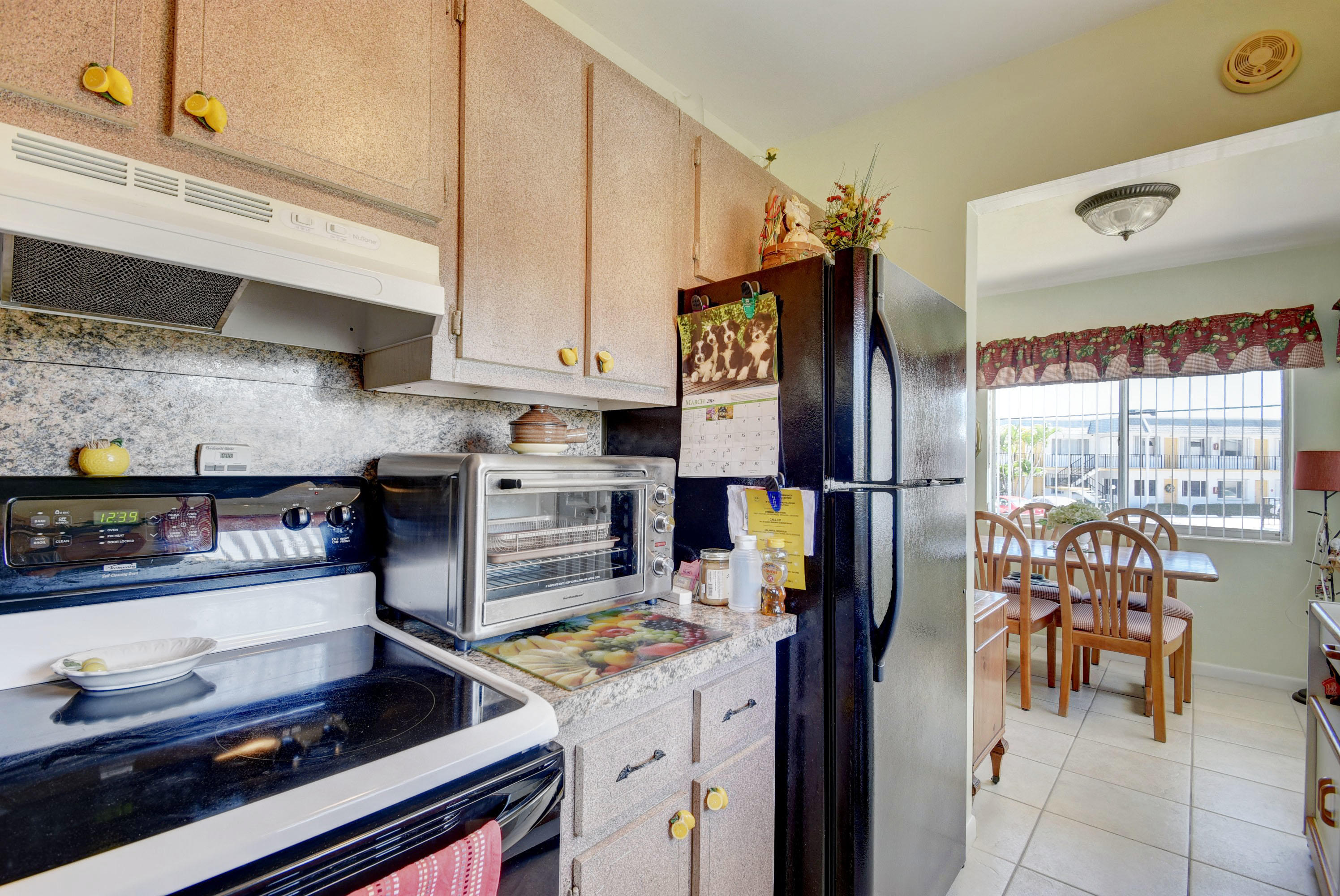 MURRY HILLS APT BLDG CONDO - Residential