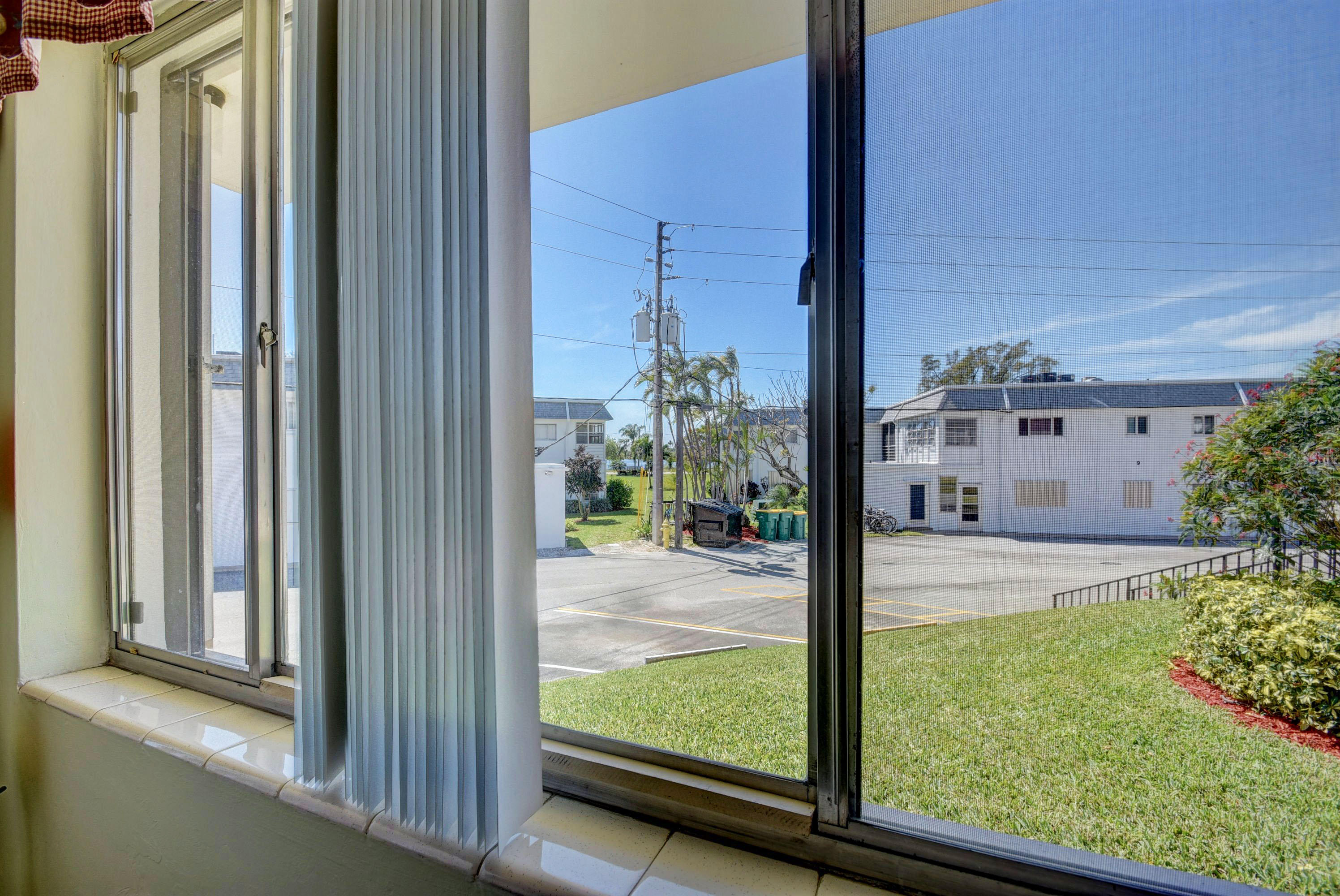 MURRY HILLS APT BLDG CONDO - Residential