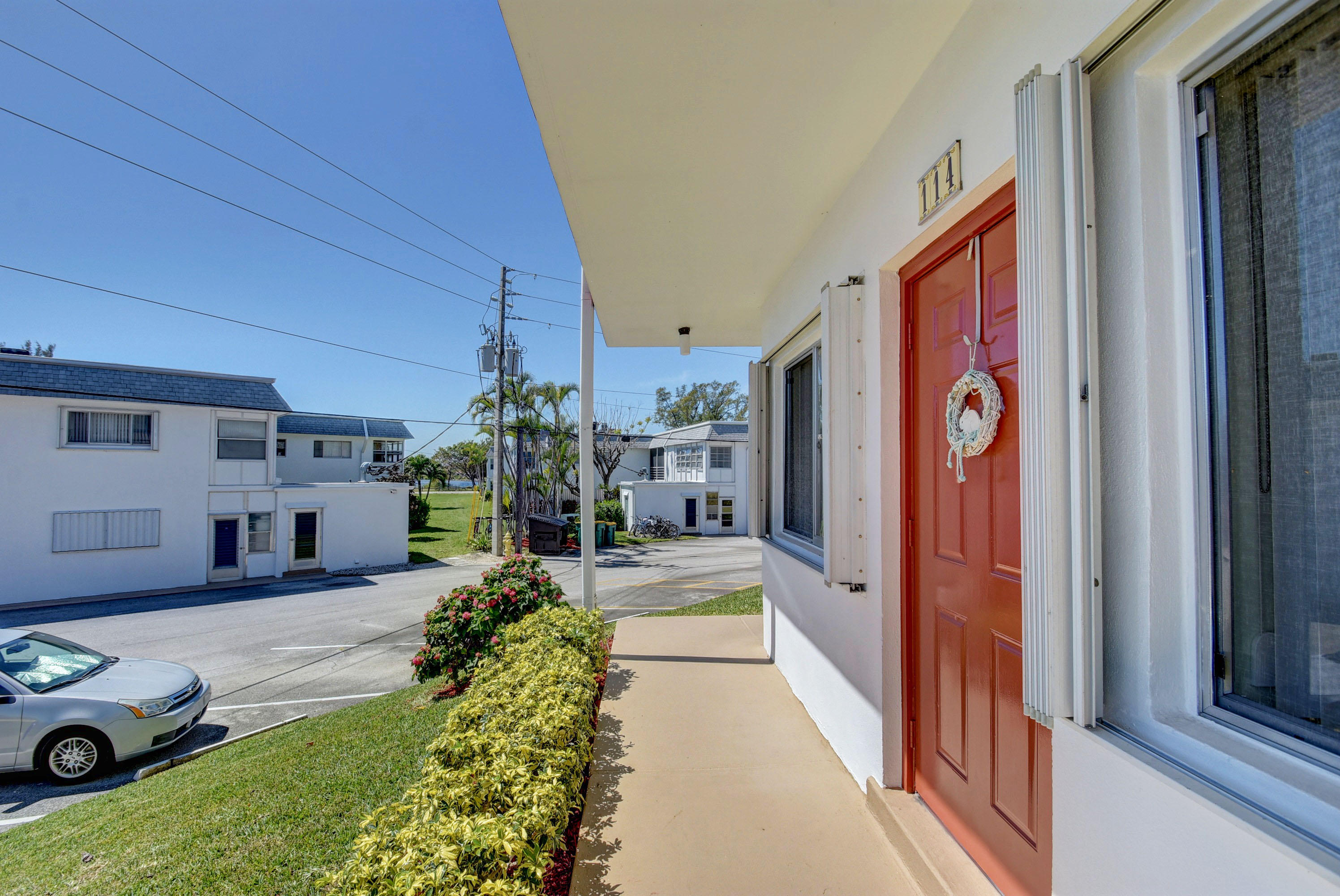 MURRY HILLS APT BLDG CONDO - Residential