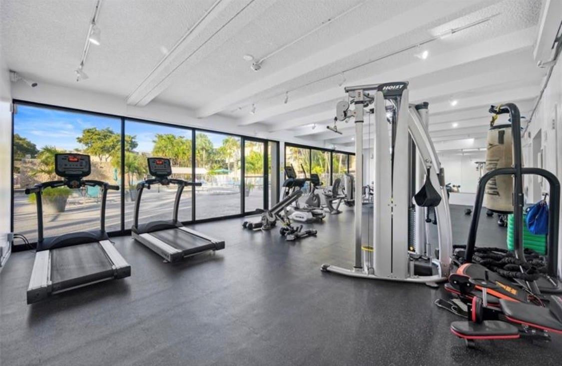 Villa Dorada - Residential