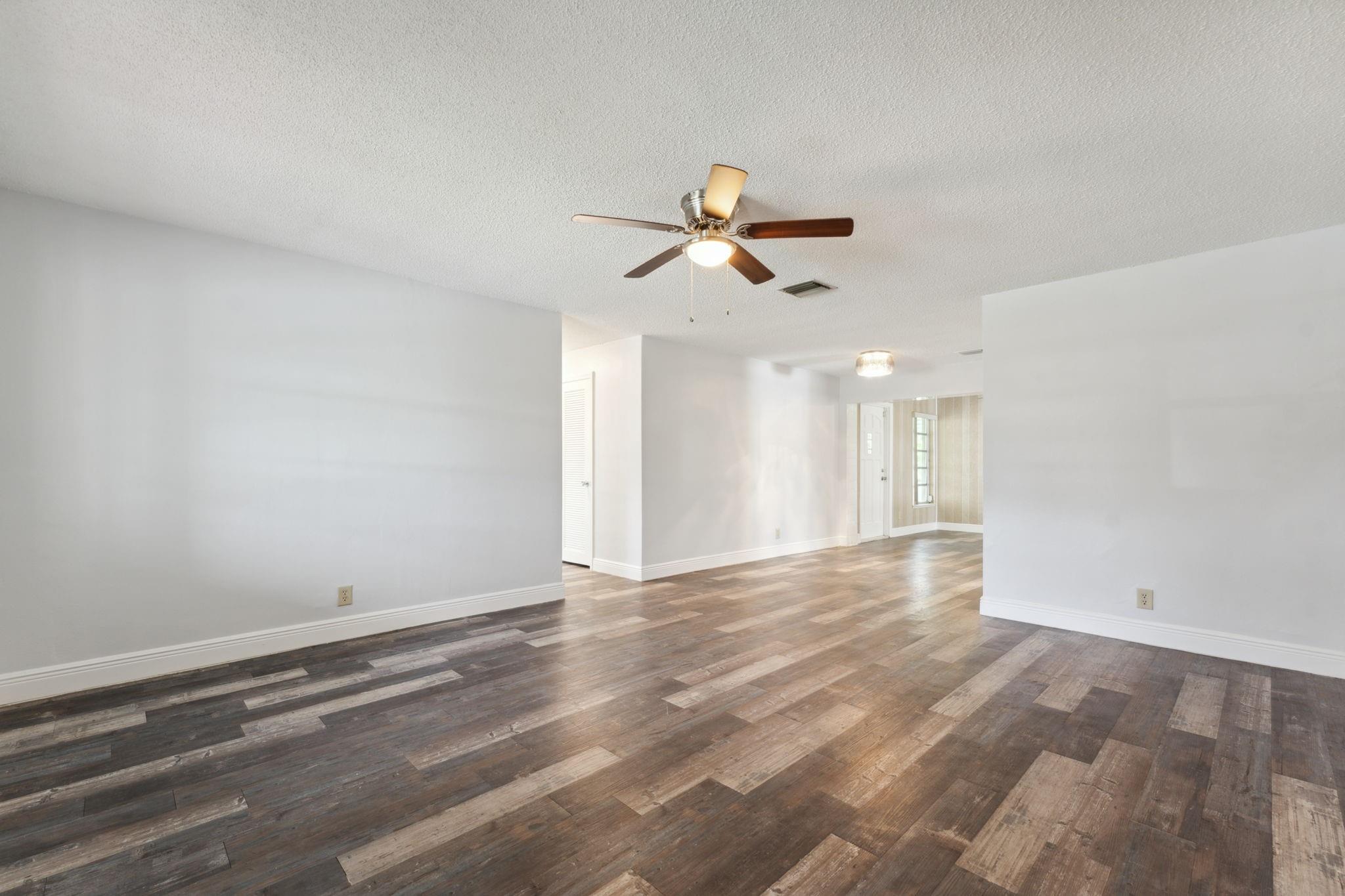 Mainlands Of Tamarac Lake - Residential