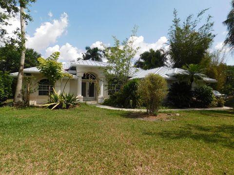 17609 72nd Road N The Acreage FL 33470