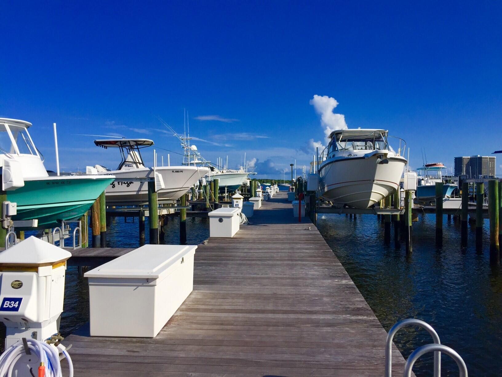 TWELVE OAKS CONDO - Residential