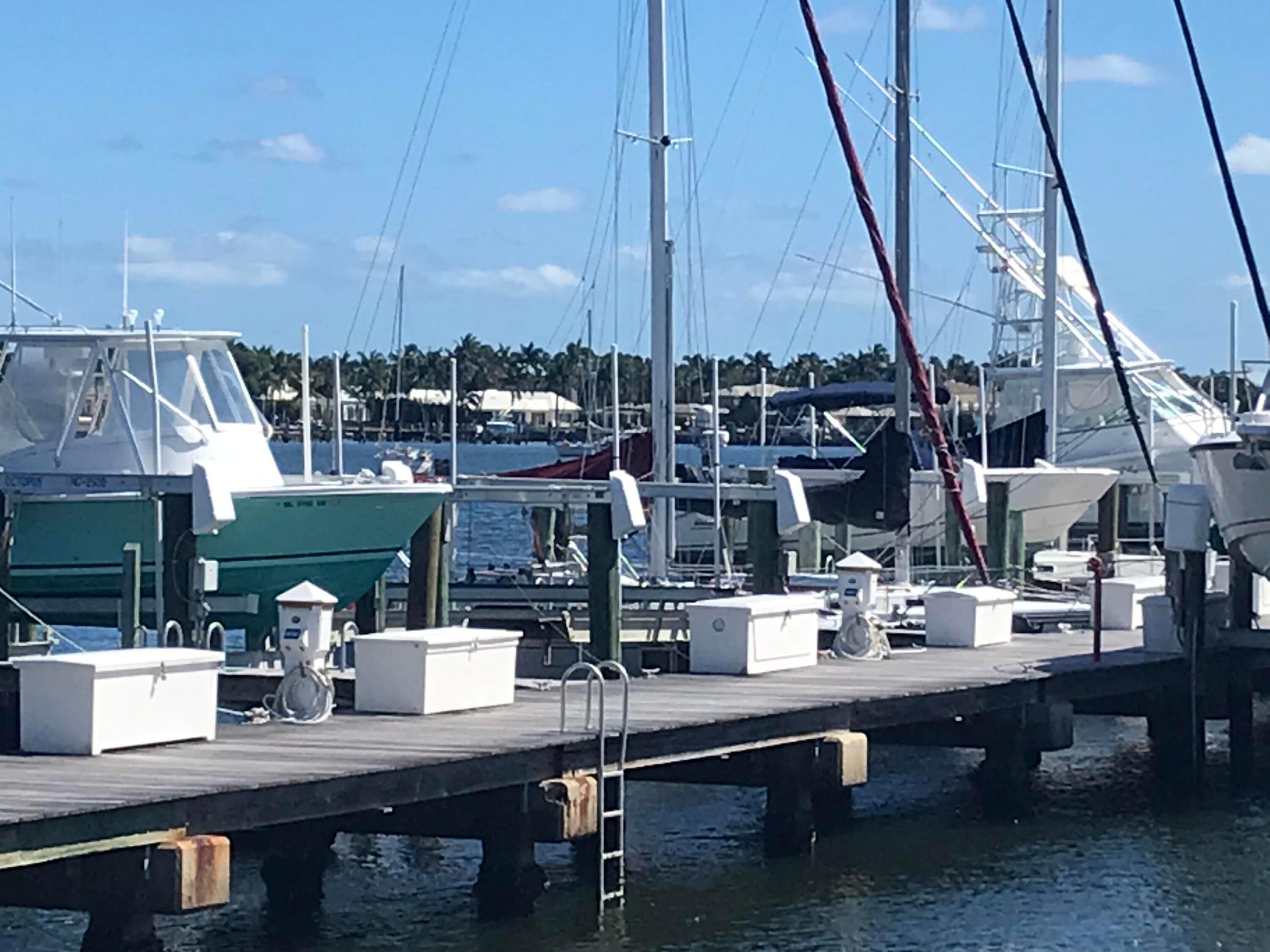 TWELVE OAKS CONDO - Residential