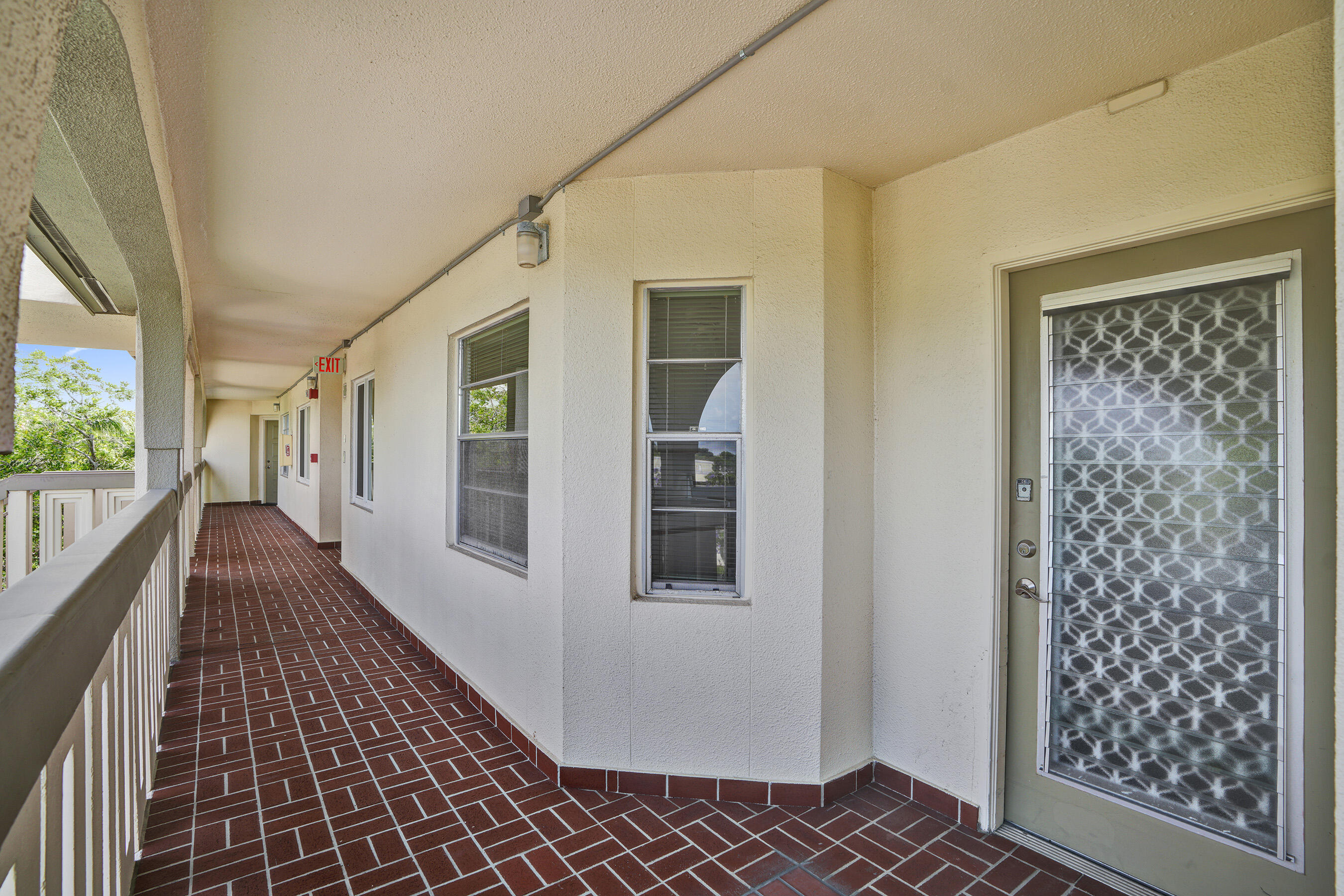 1501 Cayman Way C4