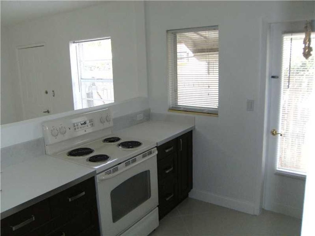 Photo of 1106 NE 13th Avenue #North Side, Fort Lauderdale, FL 33304 (MLS # F10441784)