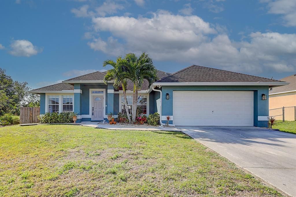 Photo of 180 SW Felix Avenue, Port Saint Lucie, FL 34953 (MLS # R10868304)