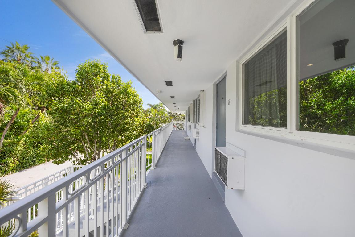 2420 S Federal Highway 18