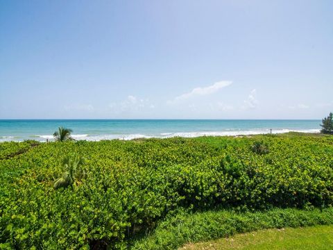 A home in Hutchinson Island