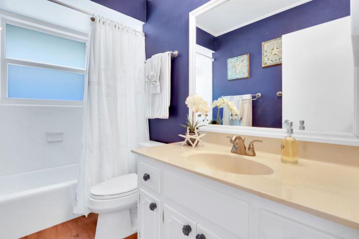 FRENCH ROYALE VILLAS - Residential Lease