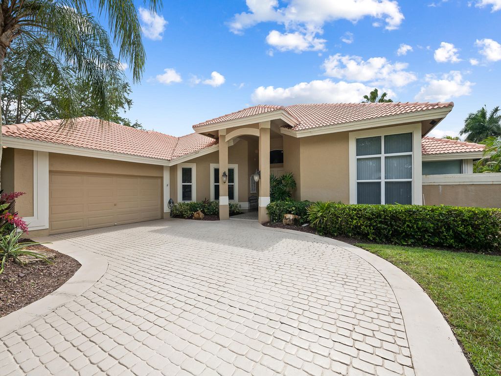 Photo of 1207 Manor Drive S, Weston, FL 33326 (MLS # B26026179)