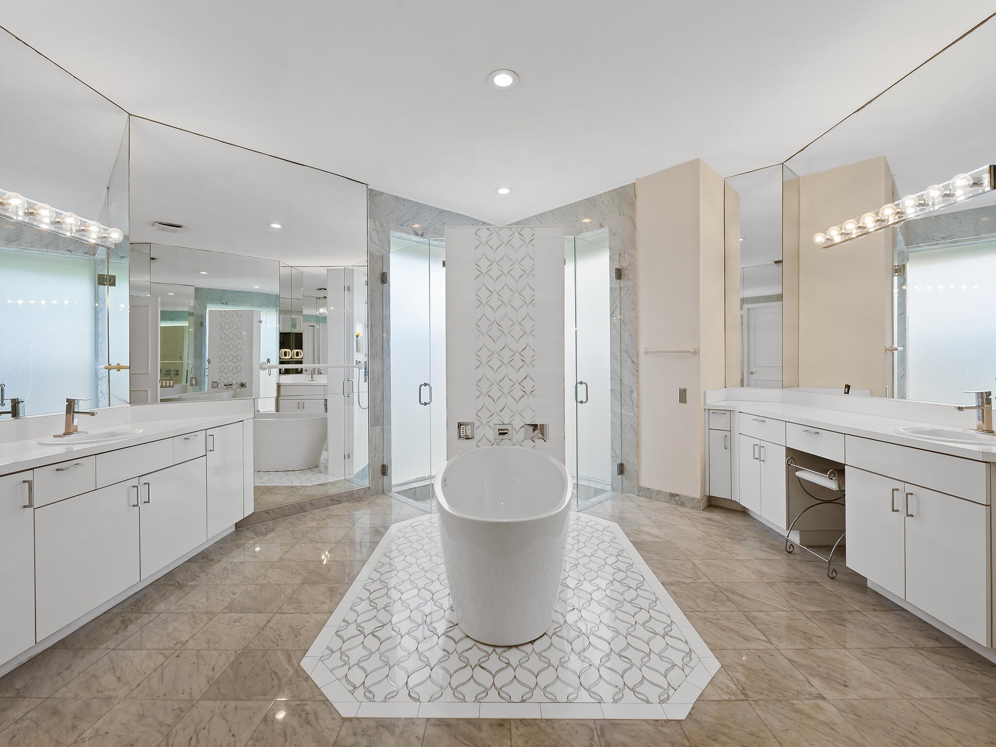TEQUESTA LAKES - COUNTRY ISLES - Residential