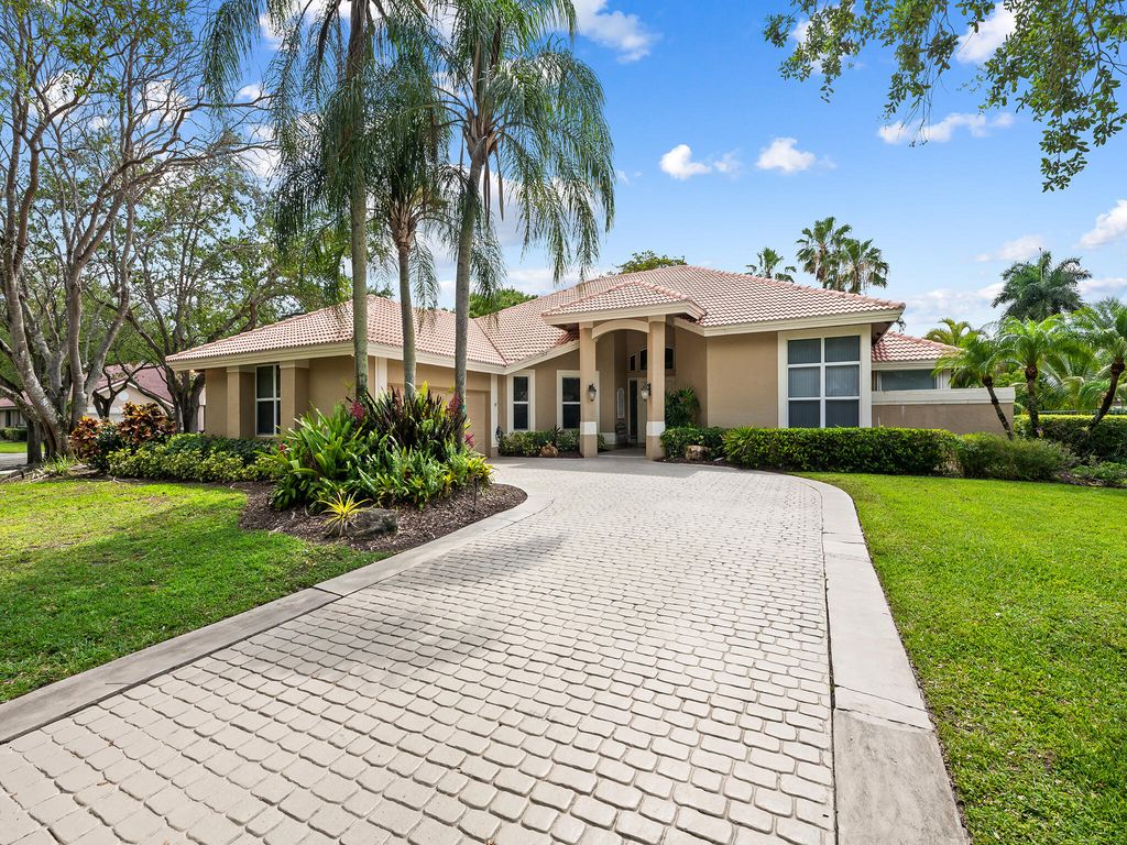 Photo of 1207 Manor Drive S, Weston, FL 33326 (MLS # B26026179)
