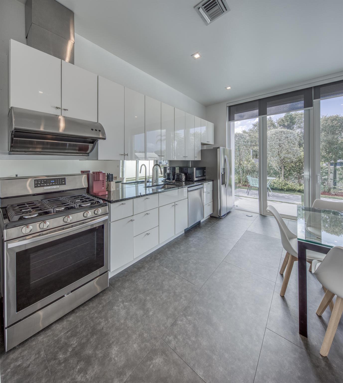 LAKE WORTH TOWN OF - Residential Lease