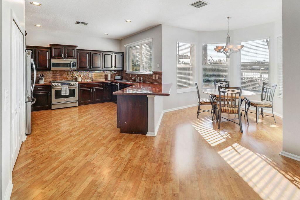 AVONDALE - Residential Lease