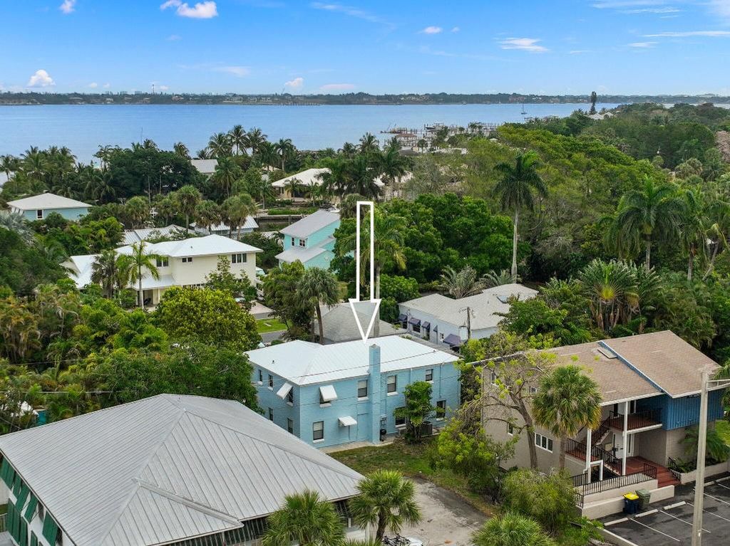 Photo of 1136 SE Osceola Street, Stuart, FL 34996 (MLS # R11089096)