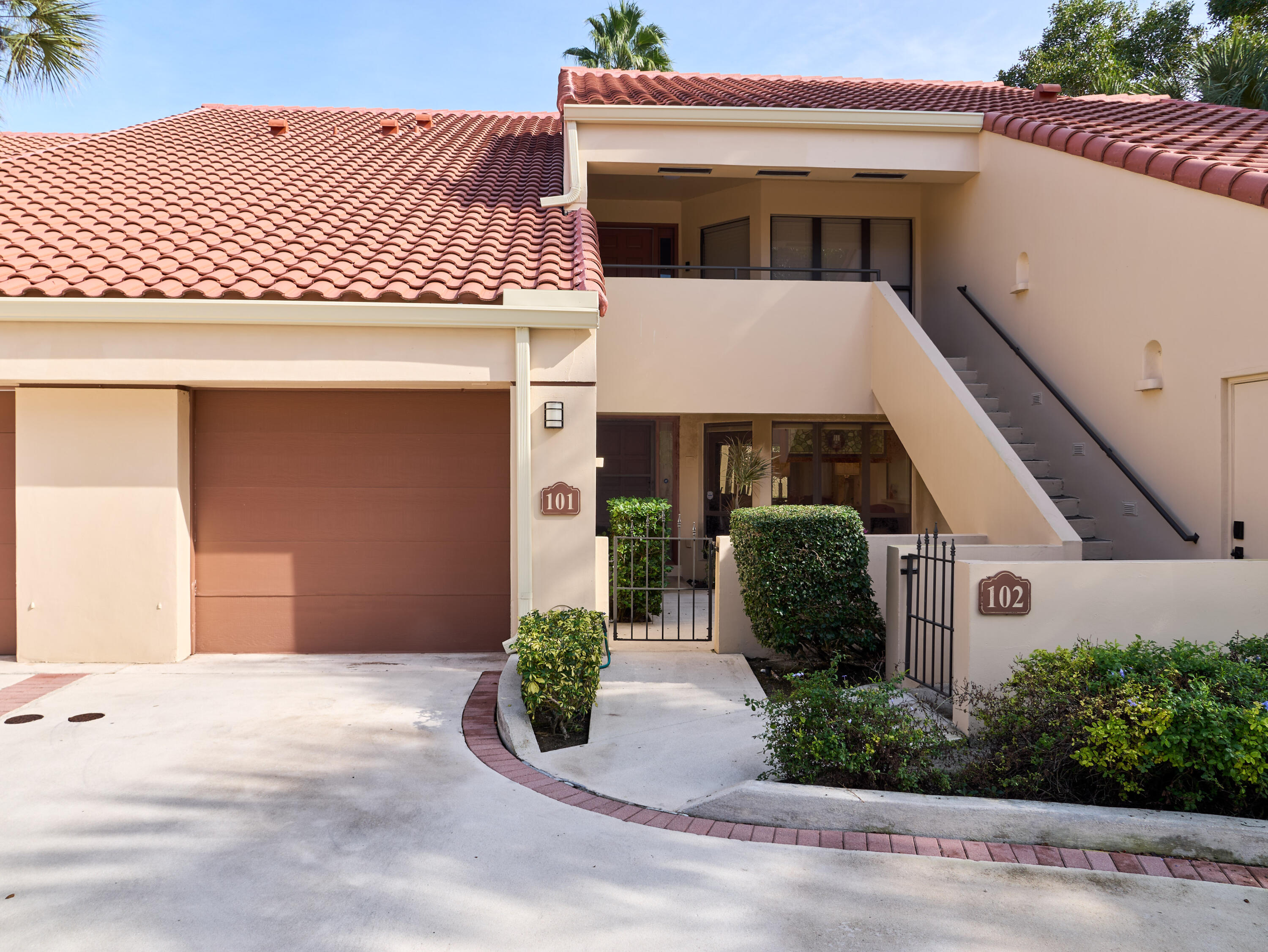 Lakes Condos of Canterbur - Residential